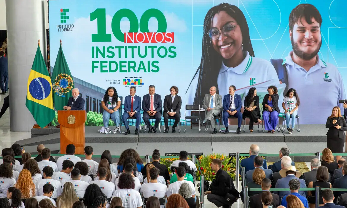 Lula anuncia criação de 100 novos campi de institutos federais