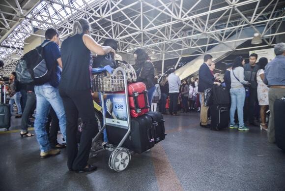 Empresa começa a oferecer passagens com desconto para quem não despachar bagagem