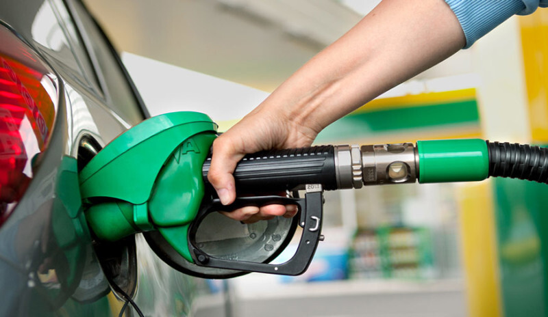 Petrobras reduz em 0,6% preço da gasolina e aumenta em 0,5% o do diesel
