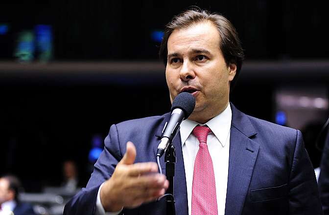Sindicalistas pedem que Rodrigo Maia adie votação da reforma da Previdência