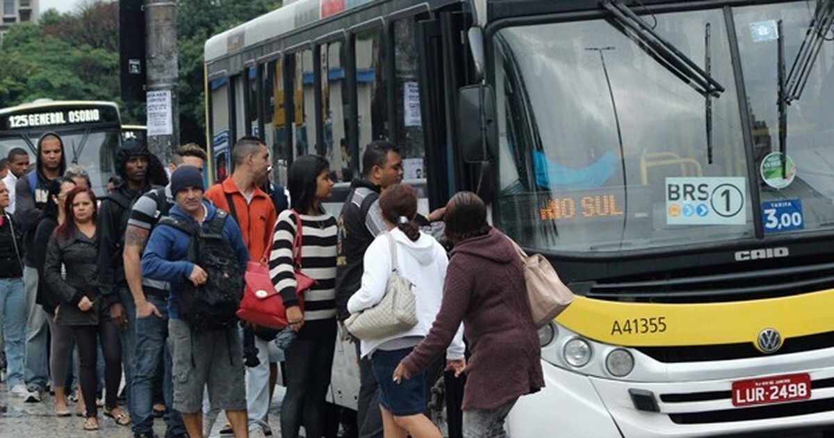 Justiça penhora arrecadação dos ônibus do Rio para pagar salários atrasados
