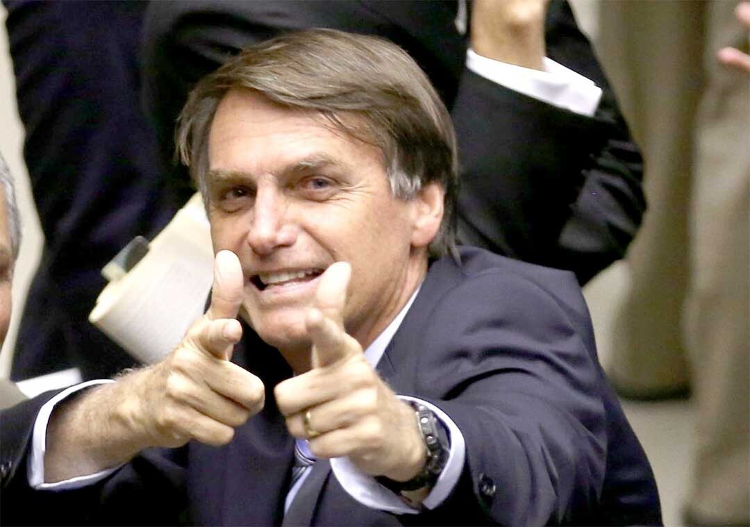 Bolsonaro sugere metralhar Rocinha para parar “guerra”
