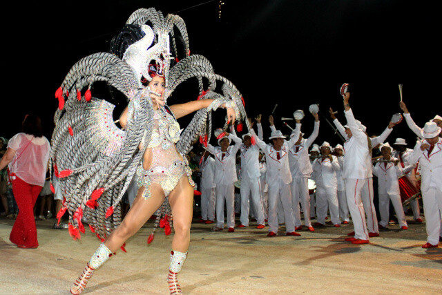 Escolas de samba do grupo especial desfilam neste sábado em Campo Grande