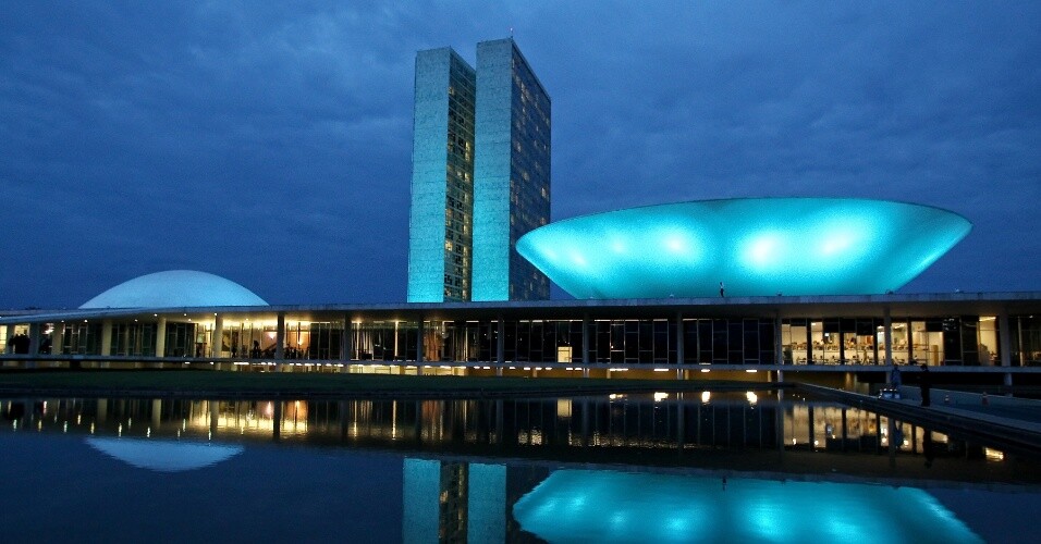 Senado e Planalto serão iluminados em azul e laranja pelo Dia Mundial do Câncer