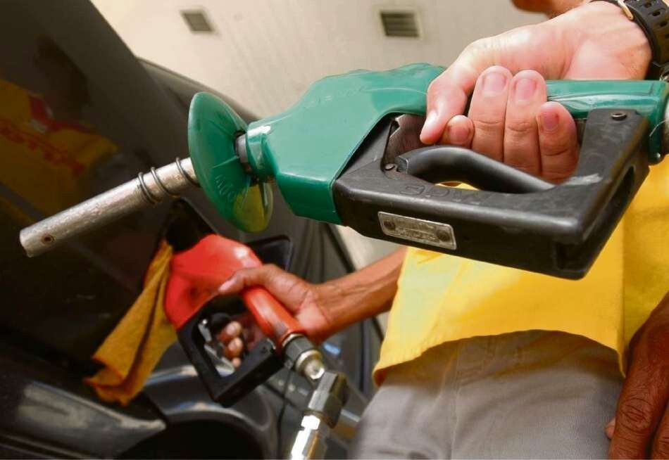 Consumo de combustíveis no país subiu 0,44% no ano passado