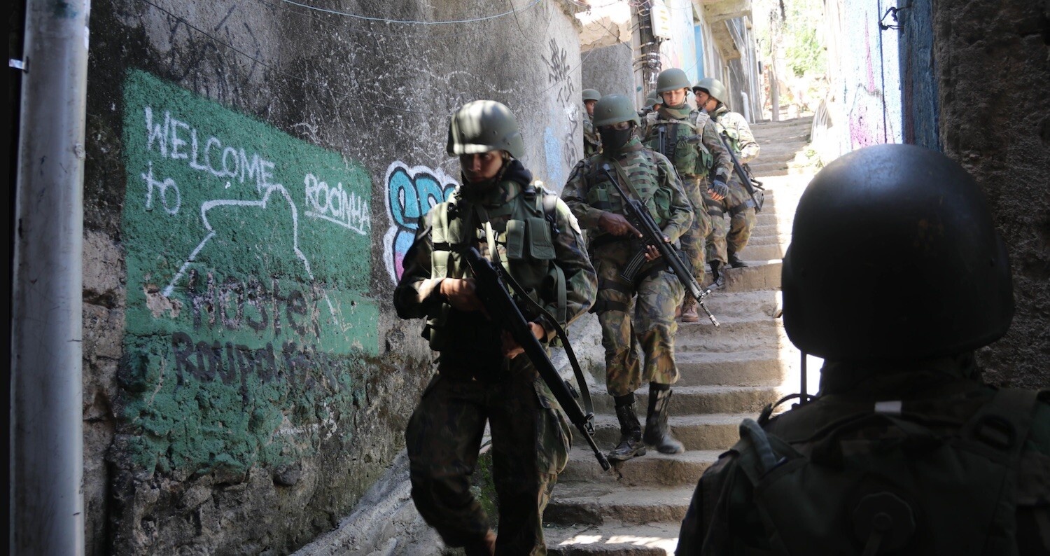 Ex-militares treinam criminosos em favelas no Rio