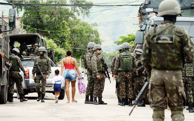 Cinco presos em operação das Forças Armadas no Rio