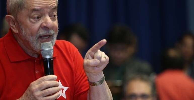 Lula é o primeiro ex-presidente da República preso por crime comum no Brasil