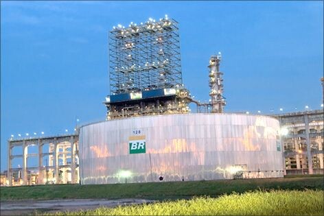 Petrobras aumenta preço da gasolina em 0,74% nas refinarias