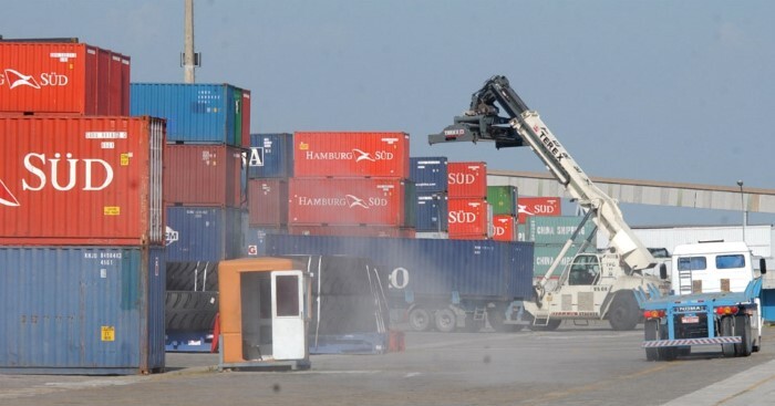 Caminhoneiros do porto de Santos decidem encerrar greve