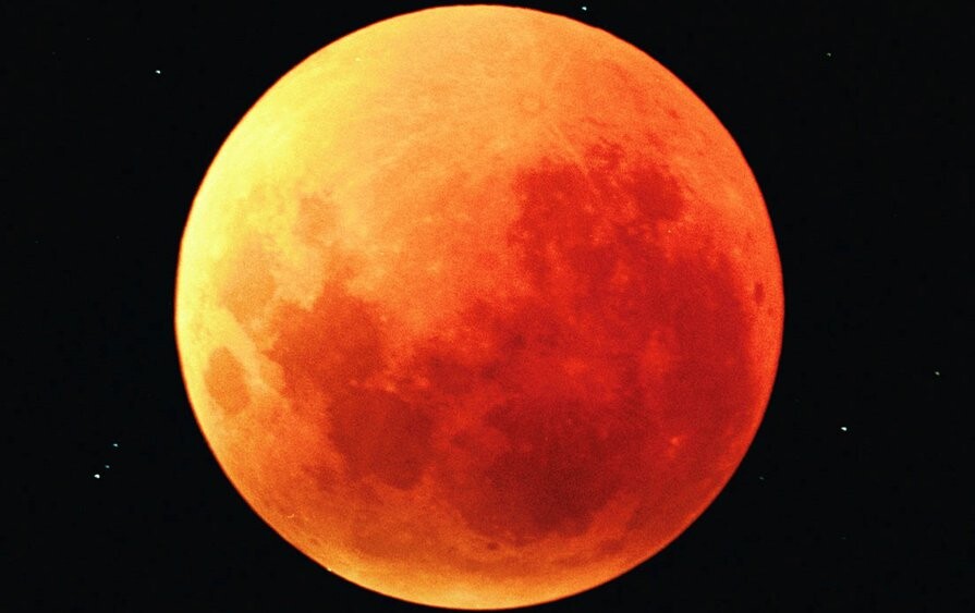 Eclipse mais longo  do século terá Lua de sangue e Marte mais perto