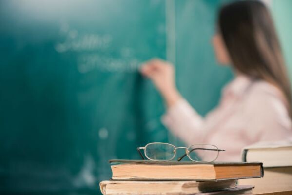 Uems publica edital para contratação de professores temporários em 15 áreas