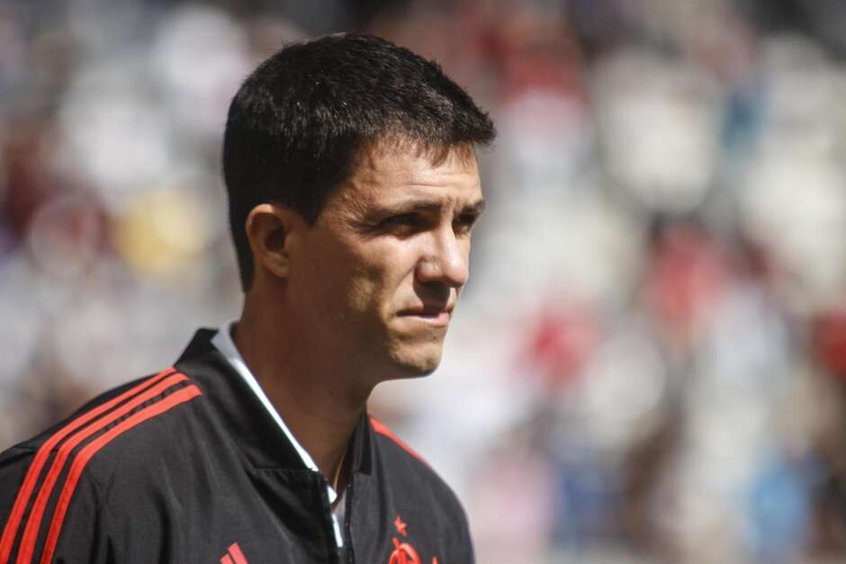 Flamengo anuncia demissão de Maurício Barbieri