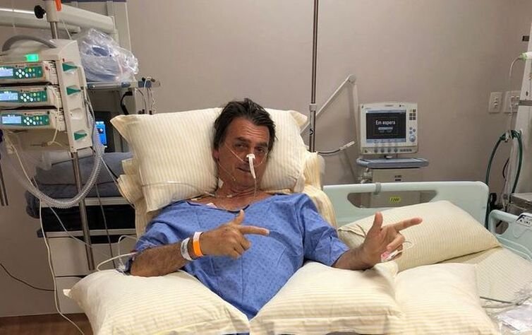 Bolsonaro evolui bem após nova cirurgia, diz boletim médico