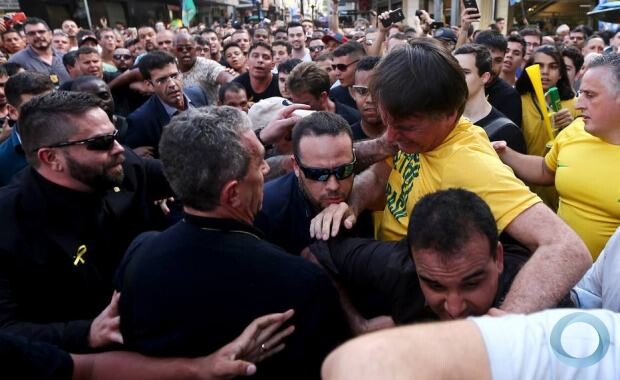 Bolsonaro é vítima de atentado em Minas Gerais
