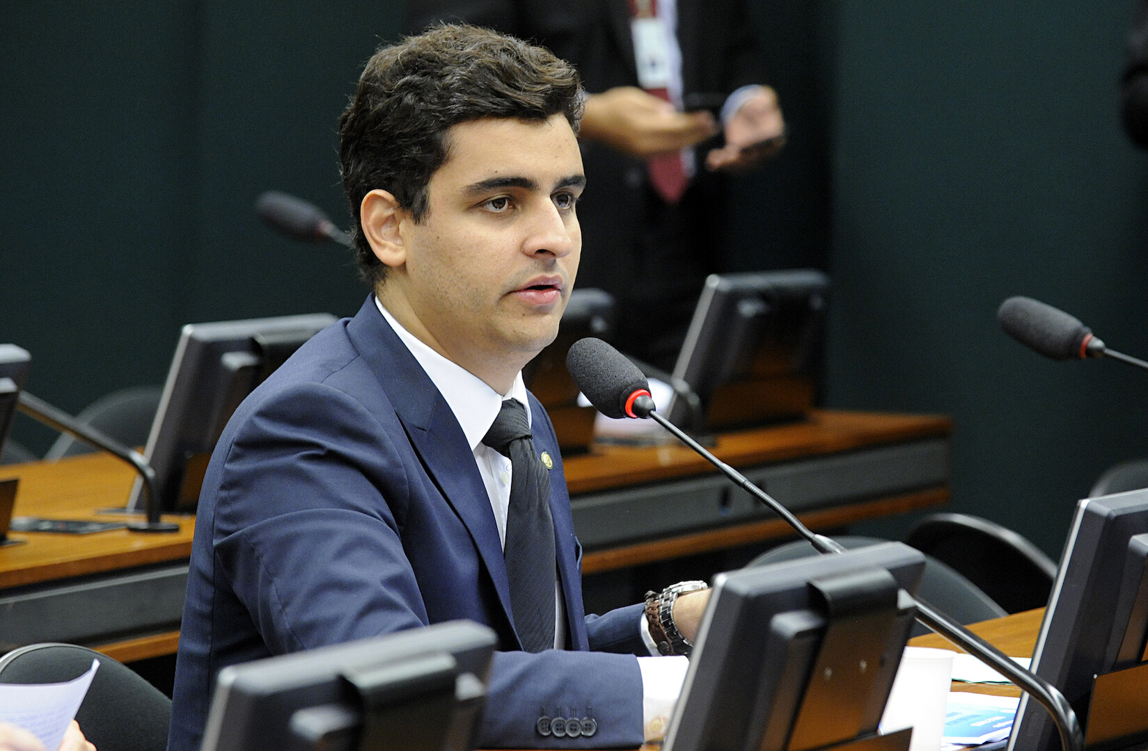 Bolsonaro recebe deputado que pretende presidir a Câmara