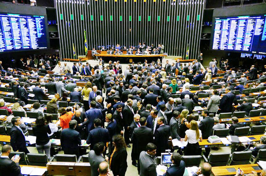 Não aprovação de reformas pode comprometer economia do Brasil, diz FMI