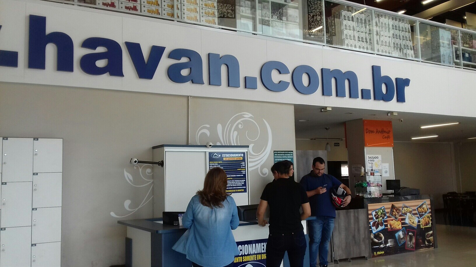 Procon suspende cobrança de estacionamento em loja da Havan