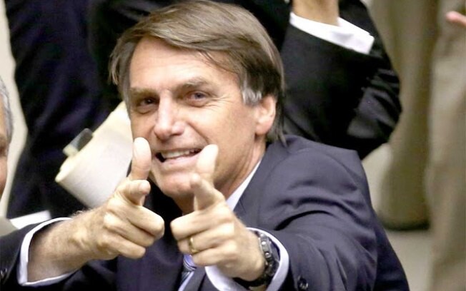 Bolsonaro diz que sofre ameaças e é chantageado