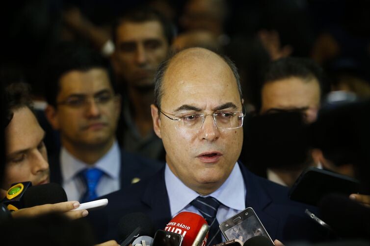 Novo governador do Rio corta 30% das despesas das repartições públicas