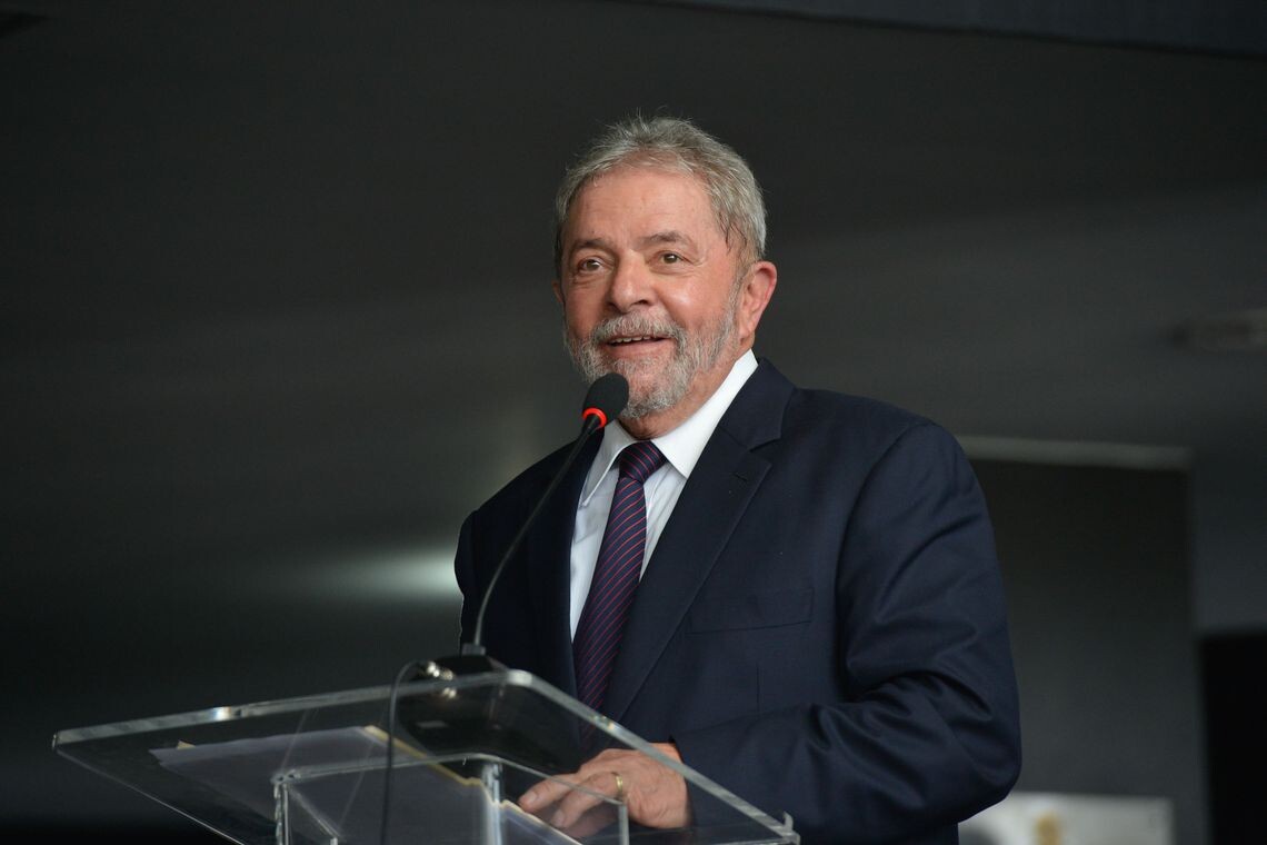 Lula fica em silêncio em depoimento à Polícia Federal