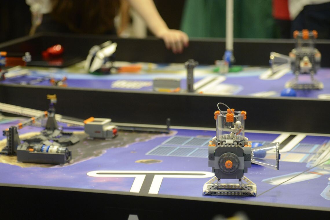 Estudantes brasileiros vencem torneio mundial de robótica