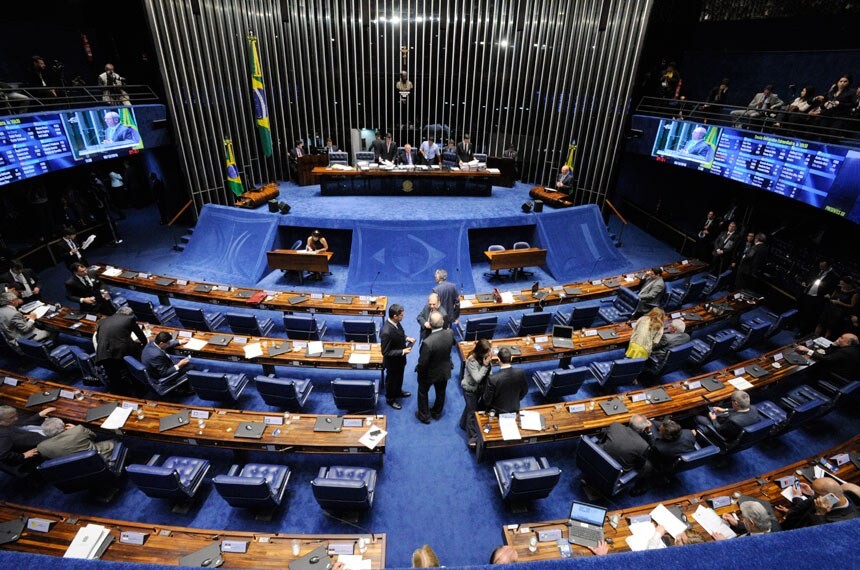 Senado aprova emenda Gilmar Mendes e proíbe auditor de investigar corrupção