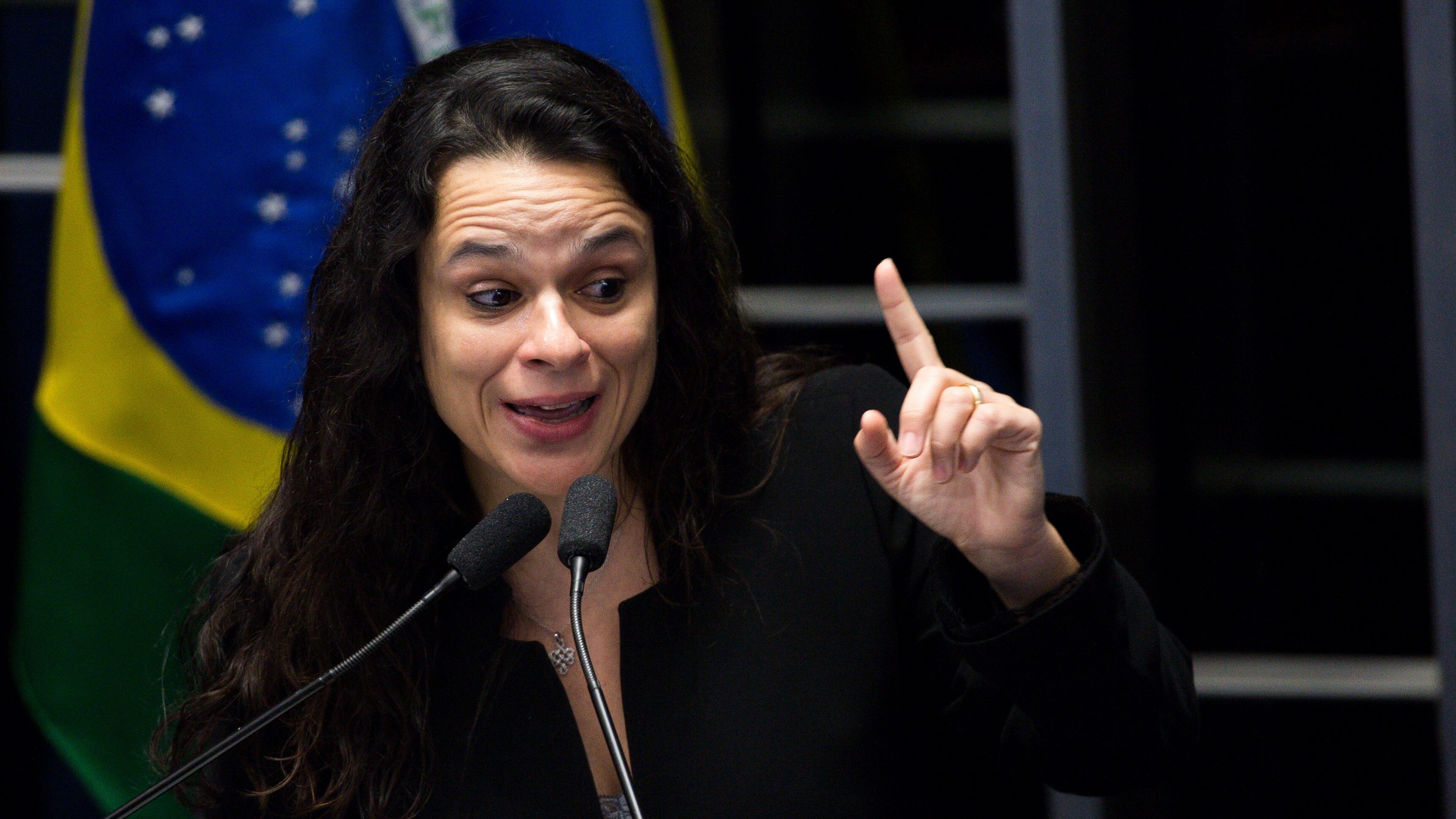 Janaína Paschoal critica imobilismo do governo
