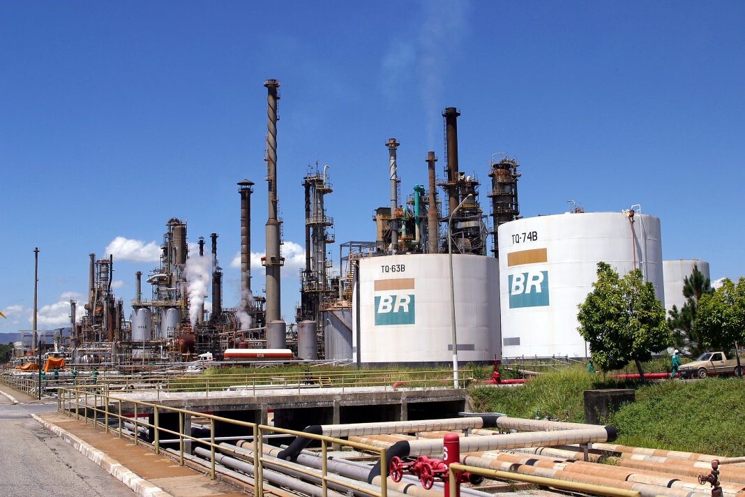 Petrobras reduz preço de gasolina e diesel em R$ 0,13 nas refinarias