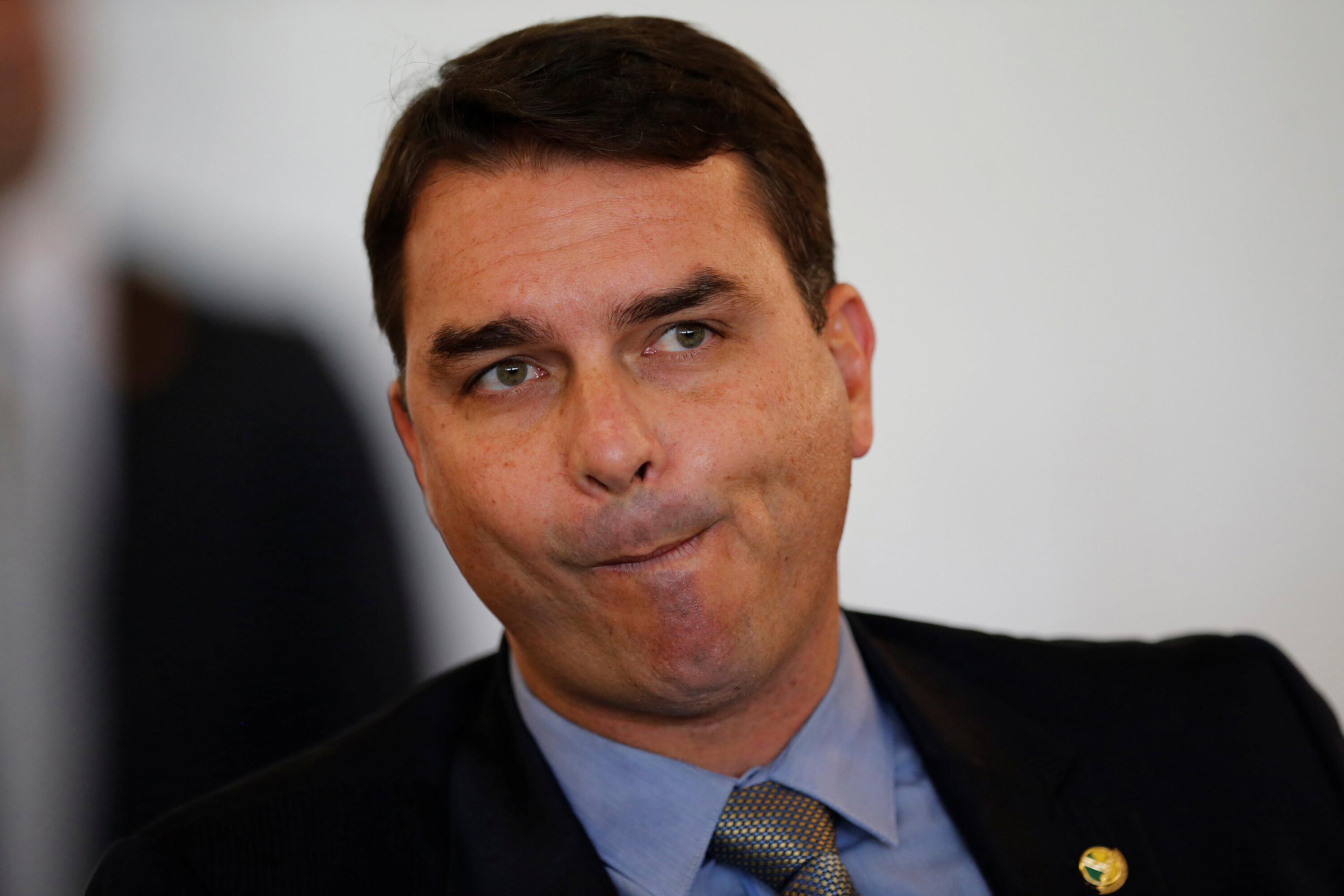Toffoli atende Flávio Bolsonaro e suspende inquérito sobre Coaf