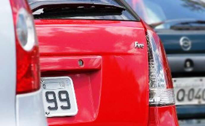 Veículos com placas final 9 devem ser licenciados em setembro