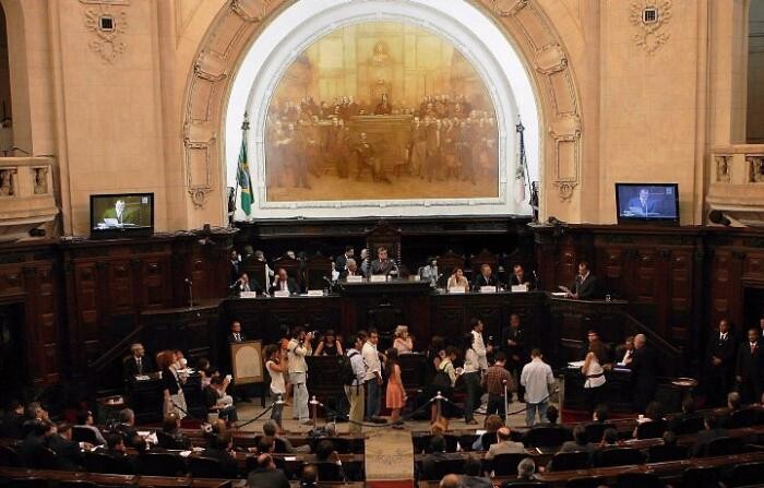 Assembleia do Rio aprova projeto que combate suicídio entre policiais