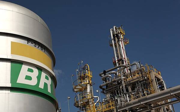 Petrobras vende campos terrestres no ES por US$ 9,4 milhões