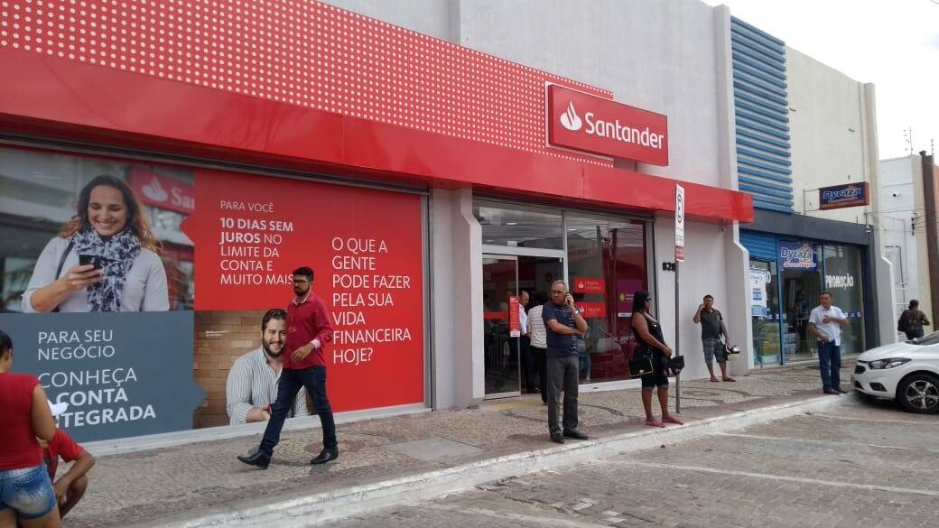 Banco Santander pagará indenização por cobrança de dívida inexistente