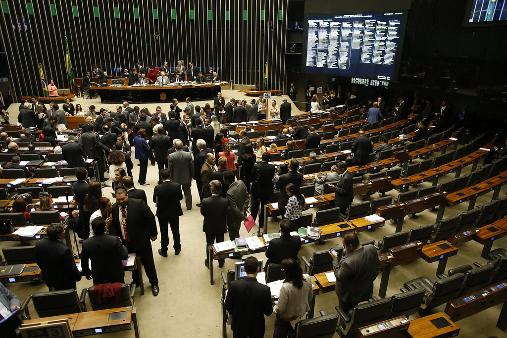 Congresso deve derrubar amanhã nove vetos do presidente Bolsonaro