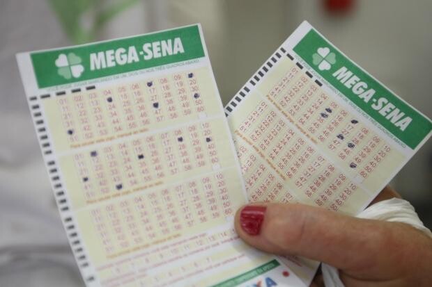 Mega-Sena pode pagar prêmio de R$ 10,5 milhões neste sábado