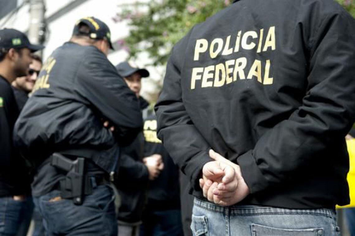 PF recebe líder de organização criminosa que estava preso no Paraguai