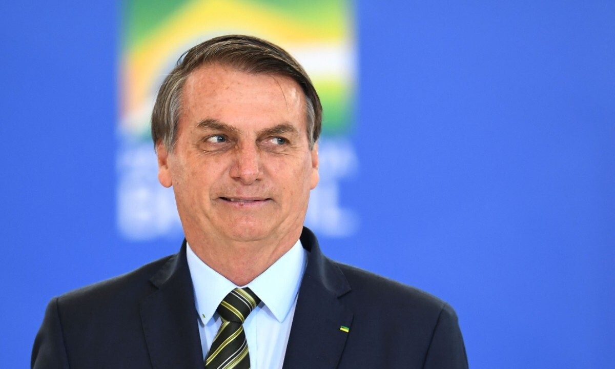 Bicho vai pegar com Forças Armadas, diz Bolsonaro