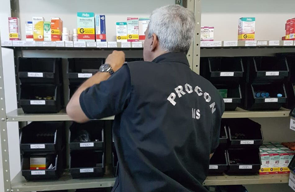 Procon Estadual flagra irregularidades em sete farmácias na Capital