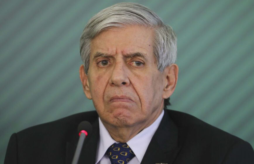 Ministro do GSI, Augusto Heleno testa positivo para o coronavírus
