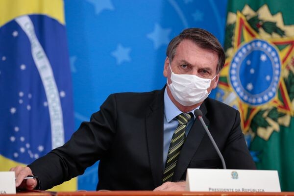 Governadores enganam o povo, diz Jair Bolsonaro