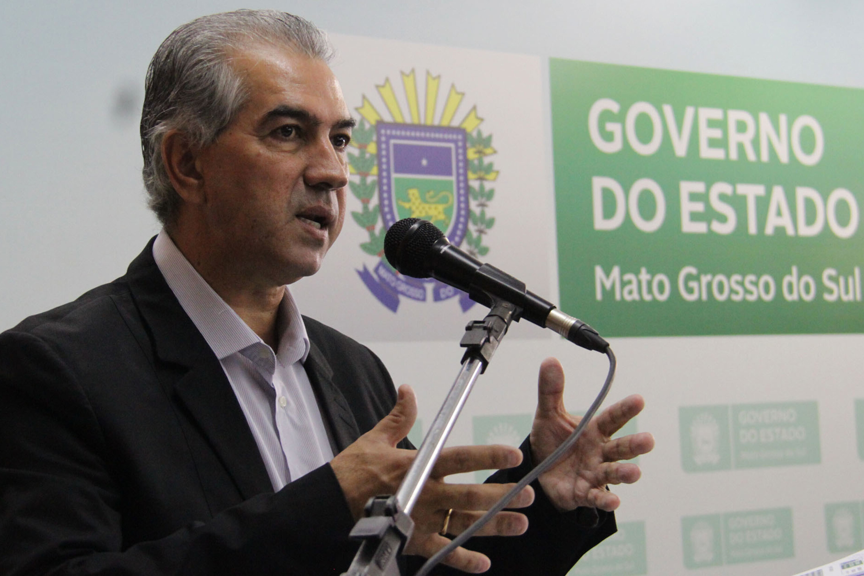 Reinaldo anuncia isenção do ICMS da tarifa social e beneficia 142 mil famílias
