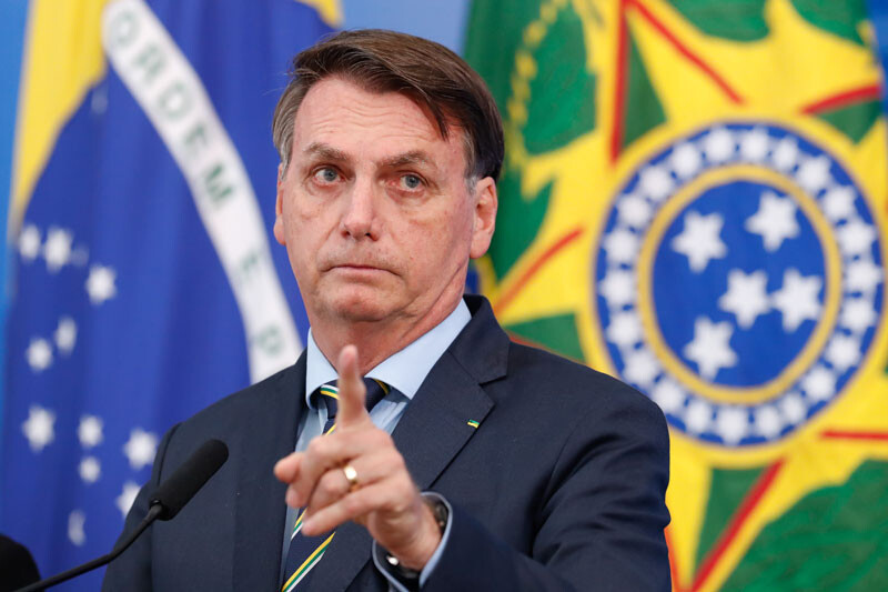 Bolsonaro ataca imprensa e fala em negociar bilhões para amenizar críticas
