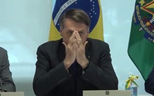 Datafolha: 67% reprovam aproximação de Bolsonaro com o centrão