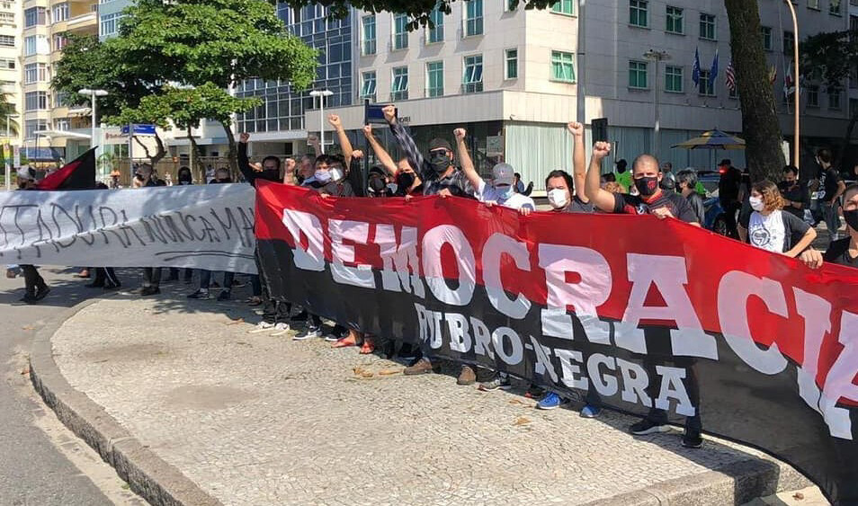 Senadores da oposição pedem que manifestantes adiem protestos contra Bolsonaro