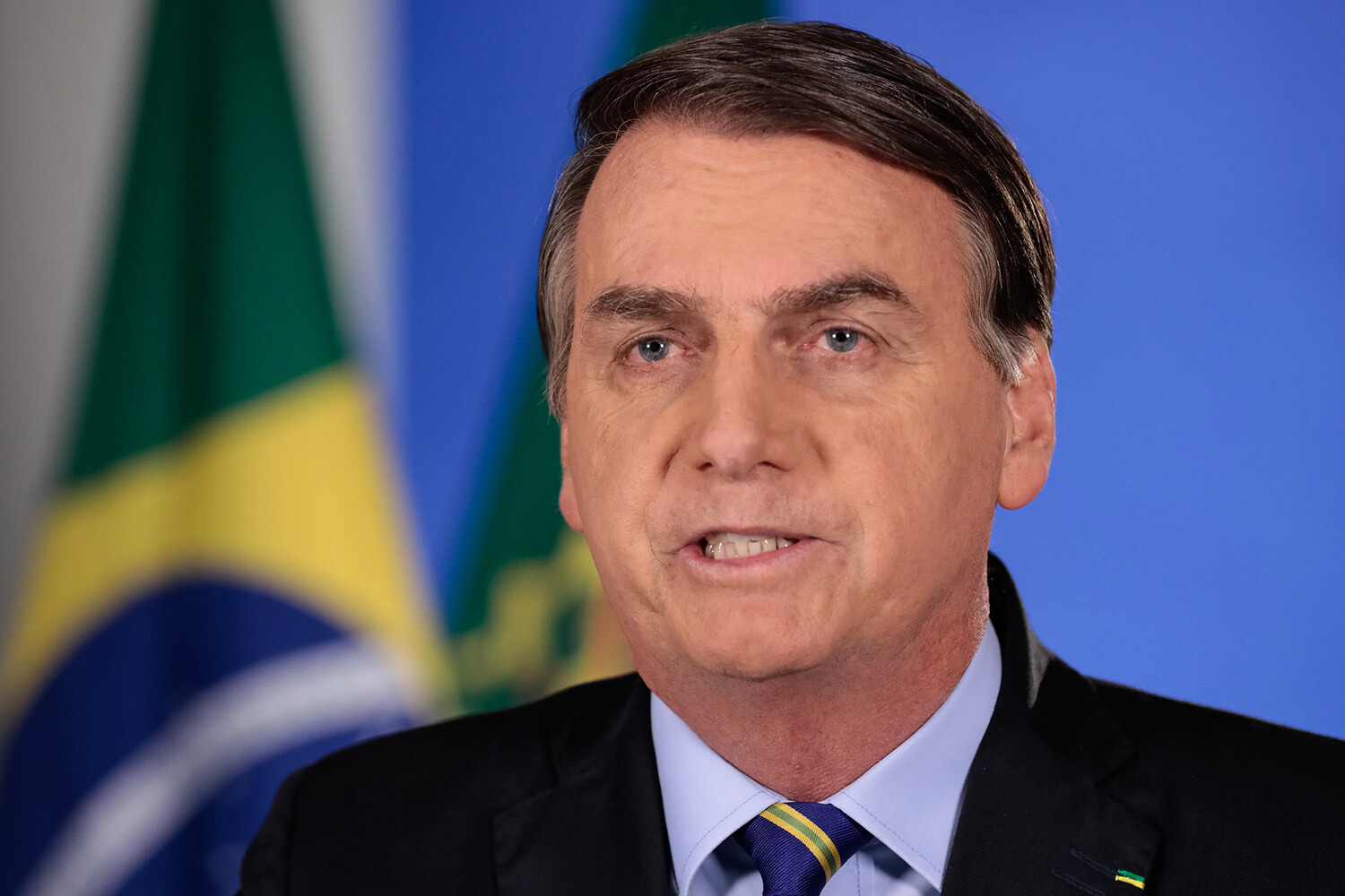 Bolsonaro critica projeto contra fake news: não pode mais falar de nada