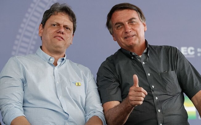 Bolsonaro confirma Tarcísio como pré-candidato ao governo de São Paulo