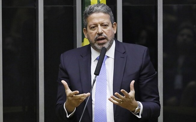Após demissões na Câmara, Arthur Lira critica Rodrigo Maia por fisiologismo