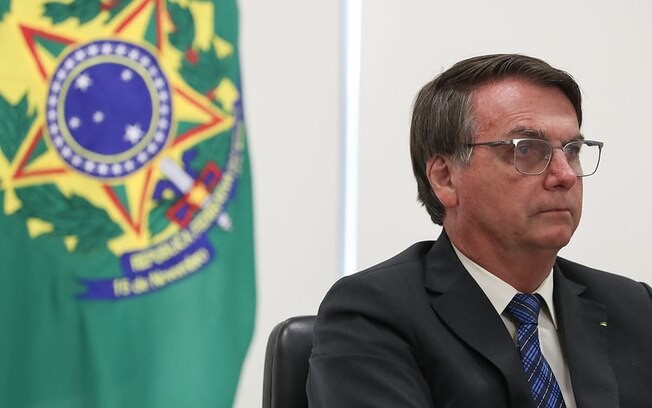 Bolsonaro diz que aumento de 90% em venda de armas em 2020 foi pouco ainda