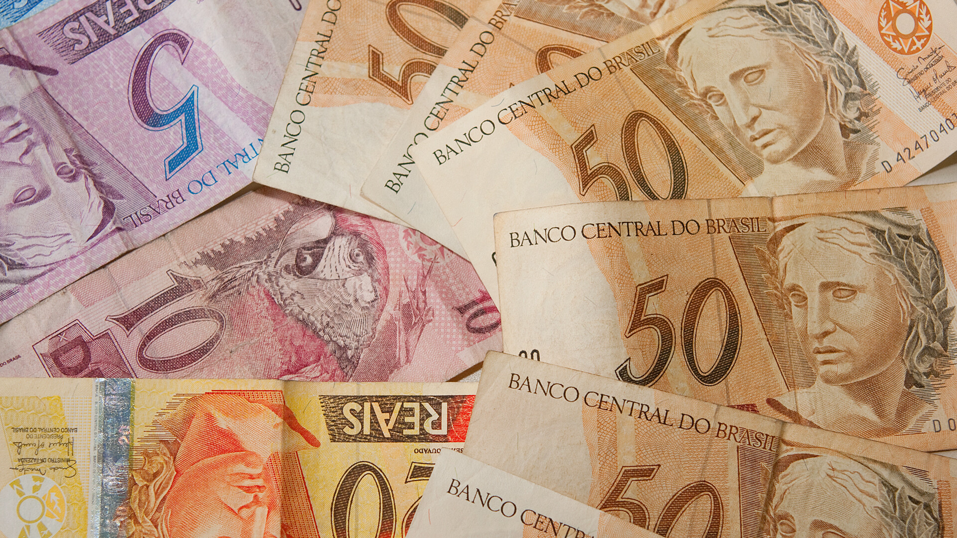 Arrecadação de impostos em janeiro somou R$ 180,221 bilhões